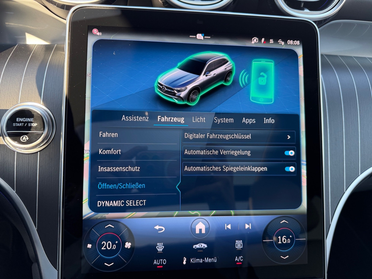 Getriebe: Automatikgetriebe 9 G-TRONIC, 9 G&auml;ngeAusstattungslinie: AMG Line Exterieur: Advanced Plus,  AMG Line InterieurAusstattungspakete: Winterpaket,  AMG Sportpaket,  Komfort Paket: Kofferraumkomfort-Paket,  Lichtpaket: Innenlichtpaket,  Ablagepaket,  Chrompaket,  SpiegelpaketAssistenzsysteme: Fernlichtassistent,  Aktiver Park-Assistent inkl. PARKTRONIC,  Surround-Kamerasystem: Park-Paket mit 360&deg;-Kamera,  DISTRONIC,  Berganfahrhilfe,  Spracheingabesystem,  M&uuml;digkeitserkennung,  Spurhalteassistent,  Bremsassistent,  COLLISION PREVENTION ASSIST,  ATTENTION ASSIST,  Verkehrszeichenerkennung,  GespannstabilisierungLicht und Sicht: Digital Light,  Tagfahrlicht,  Regensensor,  Automatisch abblendender Innenspiegel,  W&auml;rmeschutzverglasung,  Ambientebeleuchtung mehrfarbig,  LichtsensorAudio &amp; Kommunikation: MBUX,  Navigationssystem,  Radio,  Multi-Funktions-Display,  Digitaler Radioempfang DAB,  Soundsystem,  USB Anschluss,  Handyvorbereitung Bluetooth,  Android Auto u. Apple CarPlay,  Kabelloses Laden f&uuml;r Handys,  WLAN HotspotKomfort: Widescreen Cockpit,  Klimaautomatik,  Panorama-Schiebedach,  Fahrer-/Beifahrersitz elektrisch,  Memoryfunktion Fahrersitz,  Lordosenst&uuml;tze Fahrer/Beifahrer,  Sitzheizung Fahrer/Beifahrer,  Sportsitze,  Armauflage Fahrer/Beifahrer,  Servolenkung,  Lenks&auml;ule verstellbar,  Keyless-Start,  Start-Stopp System,  Zentralver. mit Fernbedienung,  Fensterheber elektrisch,  EASY-PACK Heckklappe,  DYNAMIC SELECT,  Getr&auml;nkehalter vornInterieur: Sitze Kunstleder Ledernachbildung ARTICO nevagrau / schwarz,  Innenfarbe grau,  Multifunktions-Sport-/Lederlenkrad,  Lenkradheizung,  Bordcomputer,  R&uuml;cksitze klappbar,  Laderaumabdeckung: Easy Pack,  Dekoreinlagen: H04 Zierelemente Holz schwarz offenporig aluminium lines,  Lenkrad-SchaltwippenExterieur: AGILITY CONTROL Fahrwerk,  Anh&auml;ngerkupplung schwenkbar,  Touchscreen Bedienung,  AMG Leichtmetallfelgen 19 Zoll,  Au&szlig;enspiegel elekt. anklappbar,  Dachreling,  Reifenpannenset,  NotrufsystemAirbags: MittelairbagSicherheit: i-Size Kindersitzbefestigung,  Fahrer- /Beifahrerairbag,  Seitenairbag vorn und hinten,  Knieairbag Fahrer,  Traktionskontrolle,  Elektr. Stabilit&auml;tsprogramm ESP,  Reifendruckkontrolle,  Wegfahrsperre,  Au&szlig;entemperatur Anzeige,  Antiblockiersystem ABS,  Bremsverschlei&szlig;anzeige,  Notbremsassistent,  Totwinkel-AssistentWeitere Ausstattung: Memory-Paket,  321 Fingerabdrucksensor,  PDB Advanced-Plus-Paket mit  Digitalen Extras,  896 Digitales Extra: Vorr&uuml;stung f&uuml;r Digitalen Fahrzeugschl&uuml;ssel f&uuml;r Smartphone,  DB7 Edition AMG-Line,  Gebrauchtwagensiegel: Junge SterneSonstige Ma&szlig;e und Gewichte: Nutzlast: 565 kg,  zul&auml;ssiges Gesamtgewicht: 2.550 kg,  Radstand: 2.888 mm24 Monate Garantie ab Erstzulassung. Fahrzeug hat Haltedauer. Liefertermin in Abstimmung mit dem Verk&auml;ufer. Irrt&uuml;mer und &Auml;nderungen vorbehalten