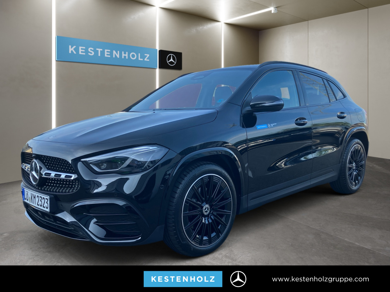 Getriebe: Automatikgetriebe 7G-DCT, 7 G&auml;ngeAusstattungslinie: AMG Line Exterieur,  AMG Line InterieurAusstattungspakete: AMG Sportpaket,  Komfort Paket: Sitzkomfort-Paket,  Night-Paket,  Licht- und Sichtpaket,  SpiegelpaketAssistenzsysteme: Fernlichtassistent,  Aktiver Park-Assistent inkl. PARKTRONIC: Park-Paket,  R&uuml;ckfahrkamera,  DISTRONIC,  Berganfahrhilfe,  Spracheingabesystem,  M&uuml;digkeitserkennung,  Spurhalteassistent,  Bremsassistent,  COLLISION PREVENTION ASSIST,  Aufmerksamkeitsassistent,  Geschwindigkeitslimit-Assistent,  GespannstabilisierungLicht und Sicht: Multibeam LED Scheinwerfer,  Tagfahrlicht,  Regensensor,  Automatisch abblendender Innenspiegel,  W&auml;rmeschutzverglasung,  Ambientebeleuchtung,  LichtsensorAudio &amp; Kommunikation: MBUX,  Navigationssystem,  Radio,  Digitaler Radioempfang DAB,  Soundsystem: Advanced,  USB Anschluss,  Mercedes connect me,  Handyvorbereitung Bluetooth,  Android Auto u. Apple CarPlay,  Kabelloses Laden f&uuml;r Handys,  WLAN HotspotKomfort: Digitales Kombiinstrument,  Klimaautomatik,  Lordosenst&uuml;tze Fahrer/Beifahrer,  Sitzheizung Fahrer/Beifahrer,  Sportsitze,  Armauflage Fahrer/Beifahrer,  Direktlenkung,  Lenks&auml;ule verstellbar,  Start-Stopp System,  Zentralver. mit Fernbedienung,  Fensterheber elektrisch,  EASY-PACK Heckklappe,  DYNAMIC SELECT,  Getr&auml;nkehalter vornInterieur: Sitze Kunstleder Ledernachbildung ARTICO / Mikrofaser MICROCUT schwarz,  Innenfarbe schwarz,  Multifunktions-Sport-/Lederlenkrad,  Bordcomputer,  R&uuml;cksitze klappbar,  Dekoreinlagen: H44 Zierelemente Aluminium mit L&auml;ngsschliff hell,  Lenkrad-SchaltwippenExterieur: Anh&auml;ngerkupplung schwenkbar,  Tieferlegung: Komfortfahrwerk mit Tieferlegung,  Touchscreen Bedienung,  Sportbremsanlage,  AMG Leichtmetallfelgen 20 Zoll,  Au&szlig;enspiegel elekt. anklappbar,  Dachreling: schwarz,  Reifenpannenset,  NotrufsystemSicherheit: i-Size Kindersitzbefestigung,  Fu&szlig;g&auml;ngerschutzsystem,  Fahrer- /Beifahrerairbag,  Seitenairbag vorn und hinten,  Knieairbag Fahrer,  Traktionskontrolle,  Elektr. Stabilit&auml;tsprogramm ESP,  Reifendruckkontrolle,  Wegfahrsperre,  Au&szlig;entemperatur Anzeige,  Antiblockiersystem ABS,  Bremsverschlei&szlig;anzeige,  Notbremsassistent,  Totwinkel-AssistentWeitere Ausstattung: 2S0 Digitales Extra: Individualisierungs-Paket,  00U Digitales Extra: Remote Services,  0K2 STEERING CODE - OUTPUT ACTIV AES-FLAG,  Laderaum-Paket,  273 Ausstiegswarnfunktion,  B01 Hybrid Antrieb mit 48-Volt-Technologie,  859 CENTRAL MEDIA DISPLAY,  Special Edition,  362 Kommunikationsmodul f&uuml;r die Nutzung von Digitalen ExtrasSonstige Ma&szlig;e und Gewichte: Nutzlast: 500 kg,  zul&auml;ssiges Gesamtgewicht: 2.070 kg,  Radstand: 2.729 mm24 Monate Garantie ab Erstzulassung. Fahrzeug hat Haltedauer. Liefertermin in Abstimmung mit dem Verk&auml;ufer. Irrt&uuml;mer und &Auml;nderungen vorbehalten