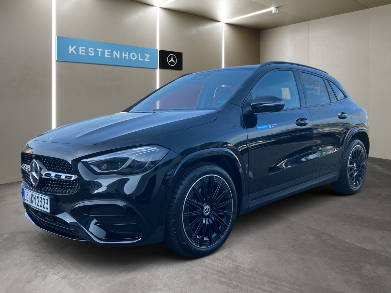 Getriebe: Automatikgetriebe 7G-DCT, 7 G&auml;ngeAusstattungslinie: AMG Line Exterieur,  AMG Line InterieurAusstattungspakete: AMG Sportpaket,  Komfort Paket: Sitzkomfort-Paket,  Night-Paket,  Licht- und Sichtpaket,  SpiegelpaketAssistenzsysteme: Fernlichtassistent,  Aktiver Park-Assistent inkl. PARKTRONIC: Park-Paket,  R&uuml;ckfahrkamera,  DISTRONIC,  Berganfahrhilfe,  Spracheingabesystem,  M&uuml;digkeitserkennung,  Spurhalteassistent,  Bremsassistent,  COLLISION PREVENTION ASSIST,  Aufmerksamkeitsassistent,  Geschwindigkeitslimit-Assistent,  GespannstabilisierungLicht und Sicht: Multibeam LED Scheinwerfer,  Tagfahrlicht,  Regensensor,  Automatisch abblendender Innenspiegel,  W&auml;rmeschutzverglasung,  Ambientebeleuchtung,  LichtsensorAudio &amp; Kommunikation: MBUX,  Navigationssystem,  Radio,  Digitaler Radioempfang DAB,  Soundsystem: Advanced,  USB Anschluss,  Mercedes connect me,  Handyvorbereitung Bluetooth,  Android Auto u. Apple CarPlay,  Kabelloses Laden f&uuml;r Handys,  WLAN HotspotKomfort: Digitales Kombiinstrument,  Klimaautomatik,  Lordosenst&uuml;tze Fahrer/Beifahrer,  Sitzheizung Fahrer/Beifahrer,  Sportsitze,  Armauflage Fahrer/Beifahrer,  Direktlenkung,  Lenks&auml;ule verstellbar,  Start-Stopp System,  Zentralver. mit Fernbedienung,  Fensterheber elektrisch,  EASY-PACK Heckklappe,  DYNAMIC SELECT,  Getr&auml;nkehalter vornInterieur: Sitze Kunstleder Ledernachbildung ARTICO / Mikrofaser MICROCUT schwarz,  Innenfarbe schwarz,  Multifunktions-Sport-/Lederlenkrad,  Bordcomputer,  R&uuml;cksitze klappbar,  Dekoreinlagen: H44 Zierelemente Aluminium mit L&auml;ngsschliff hell,  Lenkrad-SchaltwippenExterieur: Anh&auml;ngerkupplung schwenkbar,  Tieferlegung: Komfortfahrwerk mit Tieferlegung,  Touchscreen Bedienung,  Sportbremsanlage,  AMG Leichtmetallfelgen 20 Zoll,  Au&szlig;enspiegel elekt. anklappbar,  Dachreling: schwarz,  Reifenpannenset,  NotrufsystemSicherheit: i-Size Kindersitzbefestigung,  Fu&szlig;g&auml;ngerschutzsystem,  Fahrer- /Beifahrerairbag,  Seitenairbag vorn und hinten,  Knieairbag Fahrer,  Traktionskontrolle,  Elektr. Stabilit&auml;tsprogramm ESP,  Reifendruckkontrolle,  Wegfahrsperre,  Au&szlig;entemperatur Anzeige,  Antiblockiersystem ABS,  Bremsverschlei&szlig;anzeige,  Notbremsassistent,  Totwinkel-AssistentWeitere Ausstattung: 2S0 Digitales Extra: Individualisierungs-Paket,  00U Digitales Extra: Remote Services,  0K2 STEERING CODE - OUTPUT ACTIV AES-FLAG,  Laderaum-Paket,  273 Ausstiegswarnfunktion,  B01 Hybrid Antrieb mit 48-Volt-Technologie,  859 CENTRAL MEDIA DISPLAY,  Special Edition,  362 Kommunikationsmodul f&uuml;r die Nutzung von Digitalen ExtrasSonstige Ma&szlig;e und Gewichte: Nutzlast: 500 kg,  zul&auml;ssiges Gesamtgewicht: 2.070 kg,  Radstand: 2.729 mm24 Monate Garantie ab Erstzulassung. Fahrzeug hat Haltedauer. Liefertermin in Abstimmung mit dem Verk&auml;ufer. Irrt&uuml;mer und &Auml;nderungen vorbehalten