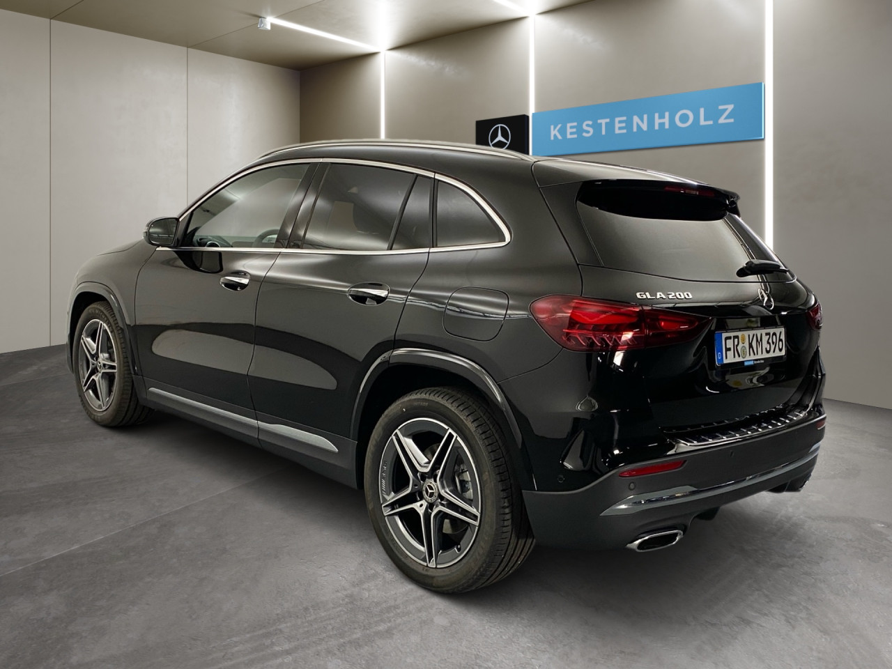 Getriebe: Automatikgetriebe 7G-DCT, 7 G&auml;ngeAusstattungslinie: AMG Line Exterieur: Advanced Plus,  AMG Line InterieurAusstattungspakete: Winterpaket,  AMG Sportpaket,  Komfort Paket: Sitzkomfort-Paket,  Licht- und Sichtpaket,  SpiegelpaketAssistenzsysteme: Fernlichtassistent,  Aktiver Park-Assistent inkl. PARKTRONIC,  R&uuml;ckfahrkamera,  DISTRONIC,  Berganfahrhilfe,  Spracheingabesystem,  M&uuml;digkeitserkennung,  Spurhalteassistent mit aktivem Lenk-Assistent,  Fahrerassistenzpaket,  COLLISION PREVENTION ASSIST,  Verkehrszeichenerkennung m. Geschwindigkeitslimit-Assistent,  GespannstabilisierungLicht und Sicht: Multibeam LED Scheinwerfer,  Tagfahrlicht,  Regensensor,  Automatisch abblendender Innenspiegel,  W&auml;rmeschutzverglasung,  Ambientebeleuchtung mehrfarbig,  LichtsensorAudio &amp; Kommunikation: MBUX,  Navigationssystem,  Radio,  Digitaler Radioempfang DAB,  Burmester Surround-Soundsystem,  USB Anschluss,  Mercedes connect me,  Handyvorbereitung Bluetooth,  Kabelloses Laden f&uuml;r Handys,  WLAN HotspotKomfort: Digitales Kombiinstrument,  Klimaautomatik,  Fahrer-/Beifahrersitz elektrisch,  Memoryfunktion Fahrersitz,  Lordosenst&uuml;tze Fahrer/Beifahrer,  Sitzheizung Fahrer/Beifahrer,  Sportsitze,  Armauflage Fahrer/Beifahrer,  Direktlenkung,  Lenks&auml;ule verstellbar,  HANDS-FREE ACCESS,  Start-Stopp System,  Zentralver. mit Fernbedienung,  Fensterheber elektrisch,  EASY-PACK Heckklappe,  DYNAMIC SELECT,  Getr&auml;nkehalter vornInterieur: Sitze Kunstleder Ledernachbildung ARTICO / Mikrofaser MICROCUT schwarz,  Innenfarbe schwarz,  Multifunktions-Sport-/Lederlenkrad,  Lenkradheizung,  Bordcomputer,  R&uuml;cksitze klappbar,  Dekoreinlagen: H62 Zierelemente Carbonstruktur,  Lenkrad-SchaltwippenExterieur: Adaptives Fahrwerk,  Anh&auml;ngerkupplung schwenkbar,  Touchscreen Bedienung,  AMG Leichtmetallfelgen 19 Zoll,  Au&szlig;enspiegel elekt. anklappbar,  Dachreling,  Reifenpannenset,  Notrufsystem,  Stauassistent,  FahrzeugpersonalisierungSicherheit: i-Size Kindersitzbefestigung,  Fu&szlig;g&auml;ngerschutzsystem,  Fahrer- /Beifahrerairbag,  Seitenairbag vorn und hinten,  Knieairbag Fahrer,  Traktionskontrolle,  Elektr. Stabilit&auml;tsprogramm ESP,  Reifendruckkontrolle,  Wegfahrsperre,  Au&szlig;entemperatur Anzeige,  Antiblockiersystem ABS,  Bremsverschlei&szlig;anzeige,  Proaktives Insassenschutzsystem,  Notbremsassistent,  Totwinkel-AssistentWeitere Ausstattung: 2S0 Digitales Extra: Individualisierungs-Paket,  459 Fahrwerk mit adaptiver Verstelld&auml;mpfung,  859 CENTRAL MEDIA DISPLAY,  273 Ausstiegswarnfunktion,  Laderaum-PaketSonstige Ma&szlig;e und Gewichte: Nutzlast: 500 kg,  zul&auml;ssiges Gesamtgewicht: 2.070 kg,  Radstand: 2.729 mm24 Monate Garantie ab Erstzulassung. Fahrzeug hat Haltedauer. Liefertermin in Abstimmung mit dem Verk&auml;ufer. Irrt&uuml;mer und &Auml;nderungen vorbehalten