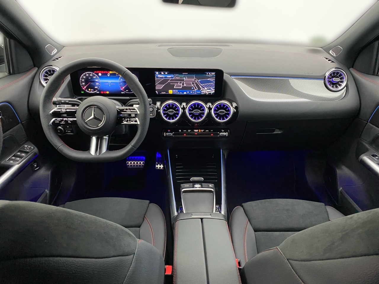 Getriebe: Automatikgetriebe 7G-DCT, 7 G&auml;ngeAusstattungslinie: AMG Line Exterieur: Advanced Plus,  AMG Line InterieurAusstattungspakete: Winterpaket,  AMG Sportpaket,  Komfort Paket: Sitzkomfort-Paket,  Licht- und Sichtpaket,  SpiegelpaketAssistenzsysteme: Fernlichtassistent,  Aktiver Park-Assistent inkl. PARKTRONIC,  R&uuml;ckfahrkamera,  DISTRONIC,  Berganfahrhilfe,  Spracheingabesystem,  M&uuml;digkeitserkennung,  Spurhalteassistent mit aktivem Lenk-Assistent,  Fahrerassistenzpaket,  COLLISION PREVENTION ASSIST,  Verkehrszeichenerkennung m. Geschwindigkeitslimit-Assistent,  GespannstabilisierungLicht und Sicht: Multibeam LED Scheinwerfer,  Tagfahrlicht,  Regensensor,  Automatisch abblendender Innenspiegel,  W&auml;rmeschutzverglasung,  Ambientebeleuchtung mehrfarbig,  LichtsensorAudio &amp; Kommunikation: MBUX,  Navigationssystem,  Radio,  Digitaler Radioempfang DAB,  Burmester Surround-Soundsystem,  USB Anschluss,  Mercedes connect me,  Handyvorbereitung Bluetooth,  Kabelloses Laden f&uuml;r Handys,  WLAN HotspotKomfort: Digitales Kombiinstrument,  Klimaautomatik,  Fahrer-/Beifahrersitz elektrisch,  Memoryfunktion Fahrersitz,  Lordosenst&uuml;tze Fahrer/Beifahrer,  Sitzheizung Fahrer/Beifahrer,  Sportsitze,  Armauflage Fahrer/Beifahrer,  Direktlenkung,  Lenks&auml;ule verstellbar,  HANDS-FREE ACCESS,  Start-Stopp System,  Zentralver. mit Fernbedienung,  Fensterheber elektrisch,  EASY-PACK Heckklappe,  DYNAMIC SELECT,  Getr&auml;nkehalter vornInterieur: Sitze Kunstleder Ledernachbildung ARTICO / Mikrofaser MICROCUT schwarz,  Innenfarbe schwarz,  Multifunktions-Sport-/Lederlenkrad,  Lenkradheizung,  Bordcomputer,  R&uuml;cksitze klappbar,  Dekoreinlagen: H62 Zierelemente Carbonstruktur,  Lenkrad-SchaltwippenExterieur: Adaptives Fahrwerk,  Anh&auml;ngerkupplung schwenkbar,  Touchscreen Bedienung,  AMG Leichtmetallfelgen 19 Zoll,  Au&szlig;enspiegel elekt. anklappbar,  Dachreling,  Reifenpannenset,  Notrufsystem,  Stauassistent,  FahrzeugpersonalisierungSicherheit: i-Size Kindersitzbefestigung,  Fu&szlig;g&auml;ngerschutzsystem,  Fahrer- /Beifahrerairbag,  Seitenairbag vorn und hinten,  Knieairbag Fahrer,  Traktionskontrolle,  Elektr. Stabilit&auml;tsprogramm ESP,  Reifendruckkontrolle,  Wegfahrsperre,  Au&szlig;entemperatur Anzeige,  Antiblockiersystem ABS,  Bremsverschlei&szlig;anzeige,  Proaktives Insassenschutzsystem,  Notbremsassistent,  Totwinkel-AssistentWeitere Ausstattung: 2S0 Digitales Extra: Individualisierungs-Paket,  459 Fahrwerk mit adaptiver Verstelld&auml;mpfung,  859 CENTRAL MEDIA DISPLAY,  273 Ausstiegswarnfunktion,  Laderaum-PaketSonstige Ma&szlig;e und Gewichte: Nutzlast: 500 kg,  zul&auml;ssiges Gesamtgewicht: 2.070 kg,  Radstand: 2.729 mm24 Monate Garantie ab Erstzulassung. Fahrzeug hat Haltedauer. Liefertermin in Abstimmung mit dem Verk&auml;ufer. Irrt&uuml;mer und &Auml;nderungen vorbehalten