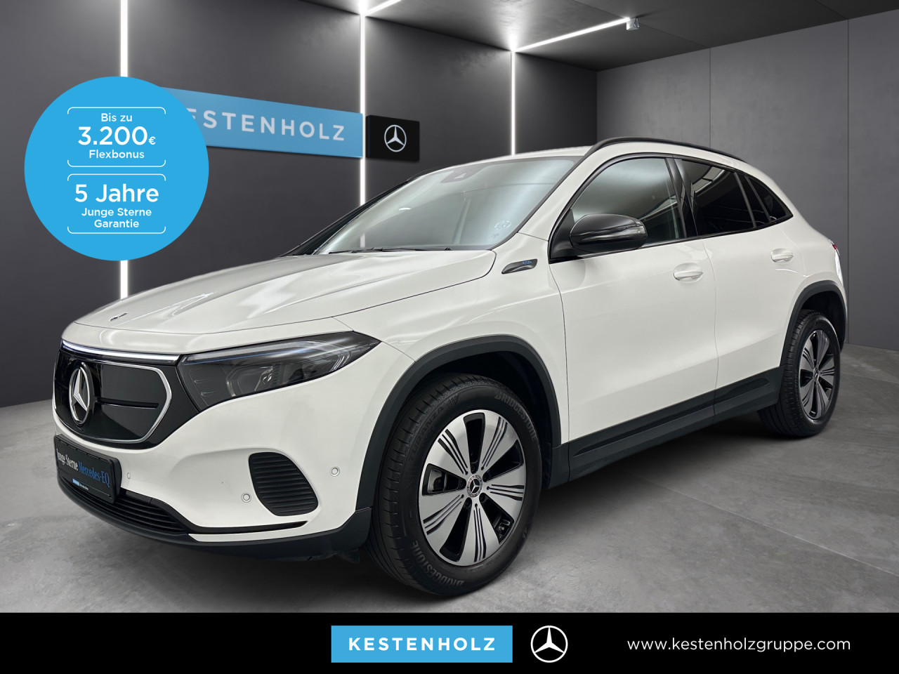 Getriebe: AutomatikgetriebeDetailangaben f&uuml;r XEV Fahrzeug: Batterietechnologie: Lithium-Ionen,  Nutzbare Batteriekapazit&auml;t: 66,0kWh,  Ladezeit (in Minuten): 375 (10% bis 100%),  Schnellladezeit (in Minuten): 32 (10% bis 80%)Ausstattungslinie: ProgressiveAusstattungspakete: Ausstattungspaket: Advanced-Paket, Remote und Charging Services Premium, Laderaum-Paket,  Komfort Paket: Sitzkomfort-Paket,  Night-Paket,  Licht- und Sichtpaket,  Businesspaket,  SpiegelpaketAssistenzsysteme: Fernlichtassistent,  Aktiver Park-Assistent inkl. PARKTRONIC: Parkassistent mit Querfunktion,  R&uuml;ckfahrkamera,  Tempomat,  Berganfahrhilfe,  Spracheingabesystem,  M&uuml;digkeitserkennung,  Spurhalteassistent,  Bremsassistent,  COLLISION PREVENTION ASSIST,  VerkehrszeichenerkennungLicht und Sicht: LED-Scheinwerfer,  Tagfahrlicht,  Regensensor,  Automatisch abblendende Innen- und Au&szlig;enspiegel,  W&auml;rmeschutzverglasung,  Ambientebeleuchtung mehrfarbig,  LichtsensorAudio &amp; Kommunikation: MBUX,  Navigationssystem,  Radio,  Multi-Funktions-Display,  Digitaler Radioempfang DAB,  zentrale Bedieneinheit: Touchpad,  AUX &amp; USB Anschluss,  Mercedes connect me: Konnektivit&auml;ts-Paket Navigation,  Handyvorbereitung Bluetooth,  Android Auto u. Apple CarPlay,  WLAN HotspotKomfort: Digitales Kombiinstrument,  Klimaautomatik,  Fahrersitz elektrisch,  Memoryfunktion Fahrersitz,  Lordosenst&uuml;tze Fahrer/Beifahrer,  Sitzheizung Fahrer/Beifahrer,  Komfortsitze,  Armauflage hinten,  Servolenkung,  Lenks&auml;ule verstellbar,  Start-Stopp System,  Zentralver. mit Fernbedienung,  Fensterheber elektrisch,  EASY-PACK Heckklappe,  DYNAMIC SELECT,  Getr&auml;nkehalter vornInterieur: Sitze Stoff Ledernachbildung ARTICO / Stoff Fl&eacute;ron schwarz,  Innenfarbe schwarz,  Multifunktions-Sport-/Lederlenkrad,  Bordcomputer,  R&uuml;cksitze klappbar,  Dekoreinlagen: Zierelemente Spiraloptik,  Lenkrad-SchaltwippenExterieur: Touchscreen Bedienung,  Leichtmetallfelgen 18 Zoll,  Au&szlig;enspiegel elekt. anklappbar,  Dachreling,  Reifenpannenset,  Notrufsystem,  Ladekabel Mode 3 (Typ 2/2): 5m glatt,  Wechsel-/Gleichstromladesystem (AC/DC Laden)Sicherheit: i-Size Kindersitzbefestigung,  Fu&szlig;g&auml;ngerschutzsystem,  Fahrer- /Beifahrerairbag,  Seitenairbag vorn und hinten,  Knieairbag Fahrer,  Traktionskontrolle,  Elektr. Stabilit&auml;tsprogramm ESP,  Reifendruckkontrolle,  Wegfahrsperre,  Au&szlig;entemperatur Anzeige,  Antiblockiersystem ABS,  Bremsverschlei&szlig;anzeige,  Notbremsassistent,  Akustischer Umfeldschutz,  Totwinkel-AssistentSonstige Ma&szlig;e und Gewichte: Nutzlast: 430 kg,  zul&auml;ssiges Gesamtgewicht: 2.470 kg,  Radstand: 2.729 mmIrrt&uuml;mer und &Auml;nderungen vorbehalten