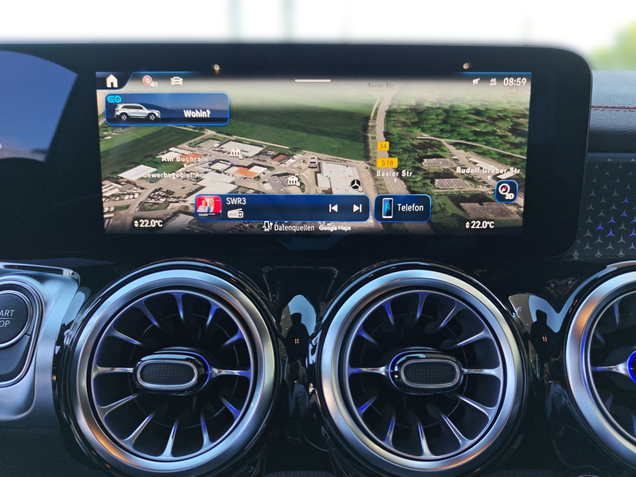 Getriebe: AutomatikgetriebeDetailangaben f&uuml;r XEV Fahrzeug: Batterietechnologie: Lithium-Ionen,  Nutzbare Batteriekapazit&auml;t: 70,0kWh,  Ladezeit (in Minuten): 465 (10% bis 100%),  Schnellladezeit (in Minuten): 35 (10% bis 80%)Ausstattungslinie: AMG Line Exterieur,  AMG Line InterieurAusstattungspakete: Winterpaket,  AMG Sportpaket,  Komfort Paket: Sitzkomfort-Paket,  Night-Paket,  Licht- und Sichtpaket,  SpiegelpaketAssistenzsysteme: Fernlichtassistent,  Aktiver Park-Assistent inkl. PARKTRONIC,  Surround-Kamerasystem: Park-Paket mit 360&deg;-Kamera,  DISTRONIC,  Berganfahrhilfe,  Spracheingabesystem,  M&uuml;digkeitserkennung,  Spurhalteassistent mit aktivem Lenk-Assistent,  Fahrerassistenzpaket,  COLLISION PREVENTION ASSIST,  Verkehrszeichenerkennung m. Geschwindigkeitslimit-Assistent,  GespannstabilisierungLicht und Sicht: LED-Scheinwerfer,  Tagfahrlicht,  Regensensor,  Automatisch abblendender Innenspiegel,  W&auml;rmeschutzverglasung,  Ambientebeleuchtung mehrfarbig,  LichtsensorAudio &amp; Kommunikation: MBUX,  Navigationssystem,  Radio,  Digitaler Radioempfang DAB,  Soundsystem,  USB Anschluss,  Mercedes connect me,  Handyvorbereitung Bluetooth,  Kabelloses Laden f&uuml;r Handys,  WLAN HotspotKomfort: Digitales Kombiinstrument,  Klimaautomatik,  Lordosenst&uuml;tze Fahrer/Beifahrer,  Sitzheizung Fahrer/Beifahrer,  Sportsitze,  Armauflage hinten,  Servolenkung,  Lenks&auml;ule verstellbar,  HANDS-FREE ACCESS,  Start-Stopp System,  Zentralver. mit Fernbedienung,  Fensterheber elektrisch,  EASY-PACK Heckklappe,  DYNAMIC SELECT,  Getr&auml;nkehalter vornInterieur: Sitze Kunstleder Ledernachbildung ARTICO / Mikrofaser MICROCUT schwarz,  Innenfarbe schwarz,  Multifunktions-Sport-/Lederlenkrad,  Lenkradheizung,  Bordcomputer,  Dekoreinlagen: 56H Zierelemente Star Pattern hinterleuchtet, 331 Zierelement hinterleuchtet,  Lenkrad-SchaltwippenExterieur: Anh&auml;ngerkupplung schwenkbar,  Tieferlegung: Komfortfahrwerk mit Tieferlegung,  Touchscreen Bedienung,  AMG Leichtmetallfelgen 18 Zoll,  Au&szlig;enspiegel elekt. anklappbar,  Reifenpannenset,  Notrufsystem,  Ladekabel Mode 3 (Typ 2/2),  Gleichstromladesystem (DC Laden),  StauassistentSicherheit: i-Size Kindersitzbefestigung,  Fu&szlig;g&auml;ngerschutzsystem,  Fahrer- /Beifahrerairbag,  Seitenairbag vorn und hinten,  Knieairbag Fahrer,  Traktionskontrolle,  Elektr. Stabilit&auml;tsprogramm ESP,  Reifendruckkontrolle,  Wegfahrsperre,  Au&szlig;entemperatur Anzeige,  Antiblockiersystem ABS,  Bremsverschlei&szlig;anzeige,  Proaktives Insassenschutzsystem,  Notbremsassistent,  Akustischer Umfeldschutz,  Totwinkel-AssistentWeitere Ausstattung: 2S0 Digitales Extra: Individualisierungs-Paket,  859 CENTRAL MEDIA DISPLAY,  BAF HV-Batterie 3P100S (L-Batteriegr&ouml;sse),  D0V Steuercode Demo Car,  Laderaum-Paket,  82B On-board AC-Lader bis 11 kW,  273 Ausstiegswarnfunktion,  39U Digitales Extra: Remote und Charging Services Premium,  321 Fingerabdrucksensor,  567 Fondsitze l&auml;ngs verstellbar,  DDC Steuercode Demo Car MIG,  PDB Advanced-Plus-Paket mit  Digitalen Extras,  B05 ECO Assistent,  Gebrauchtwagensiegel: Junge SterneSonstige Ma&szlig;e und Gewichte: Nutzlast: 435 kg,  zul&auml;ssiges Gesamtgewicht: 2.580 kg,  Radstand: 2.829 mmIrrt&uuml;mer und &Auml;nderungen vorbehalten